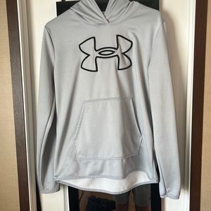 HOST PICK —NWOT Under Armour Fleece® great fitting warm lightweight - great look